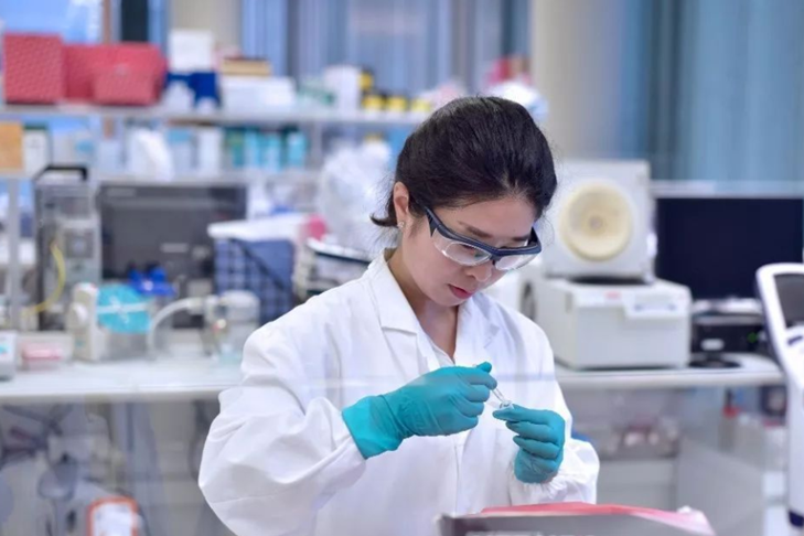 Healthcare: Global leading medical device maker buy rating
